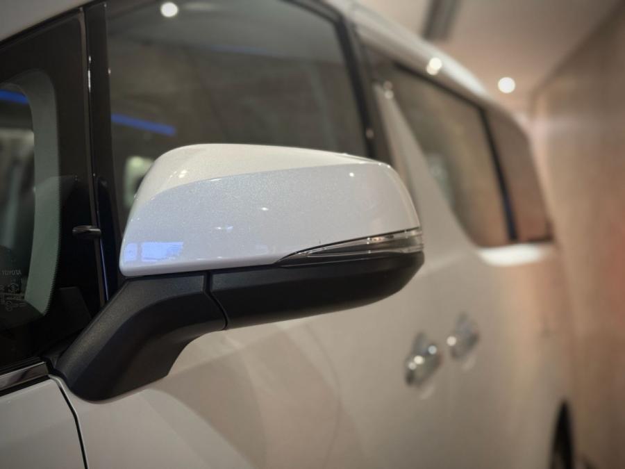 VELLFIRE 2.5 FACELIFT - Image 4